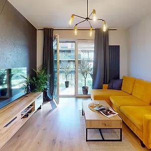 https://apt-jungle.hotelswroclaw.com
