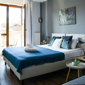 https://vinyl-apartment-old-town.krakowhotelspoland.com